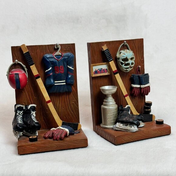 Russ Berrie & Co Hockey Theme Sports 1 Bookend Hand Painted Resin 6”x4” - Picture 1 of 15